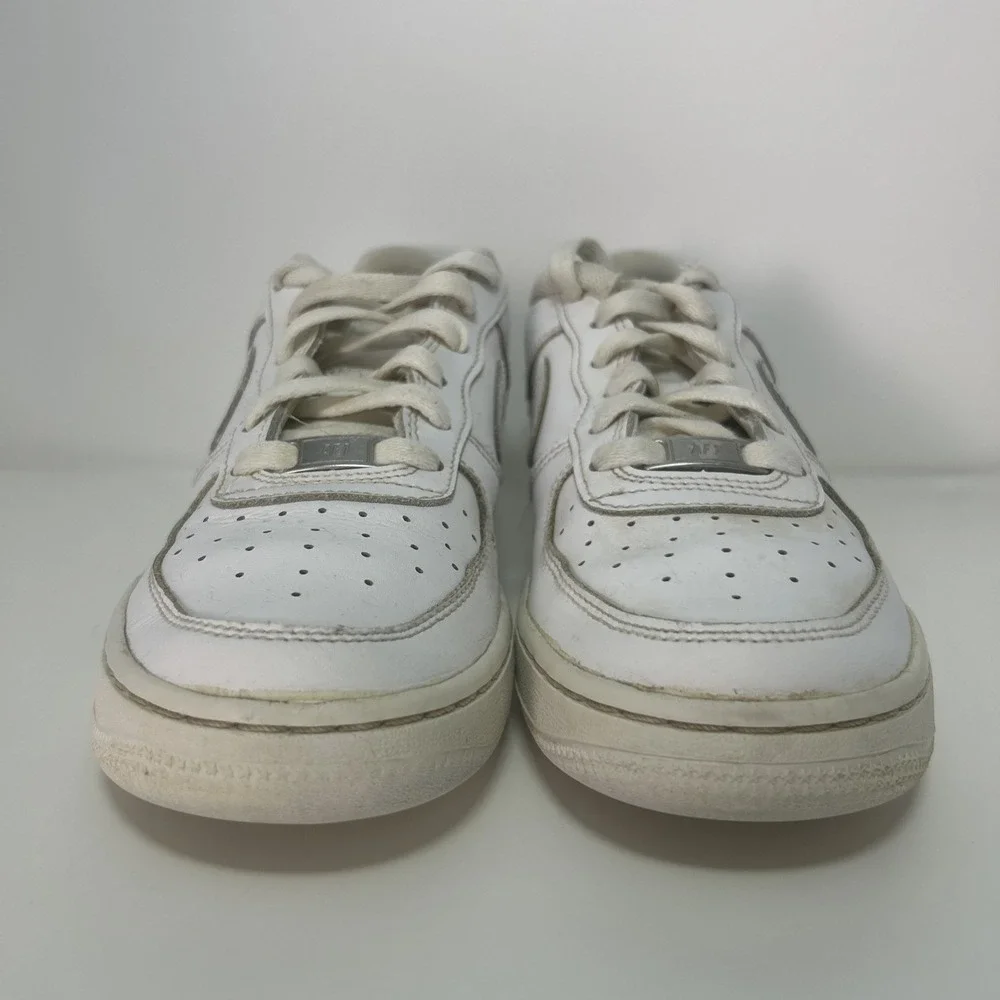 Nike Air Force 1 '07' Low Top Sneakers Youth Size 5.5 – White Leather‎ Retro
